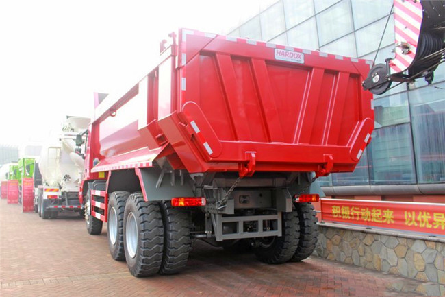 Red Color Sinotruk Howo Dump Truck 6*4 / 30 Tons Tipper Truck mining dumper