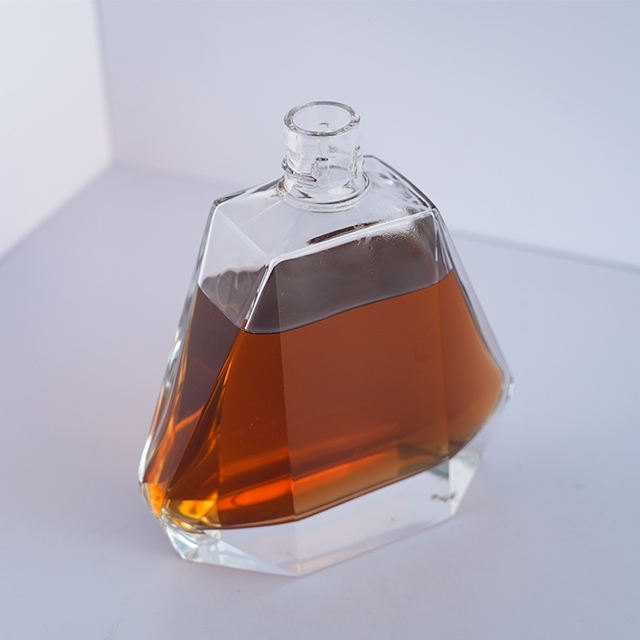 Transparent Custom Size Accepted 500ml 700ml 750ml Liquor Glass Bottle With Cork Lid