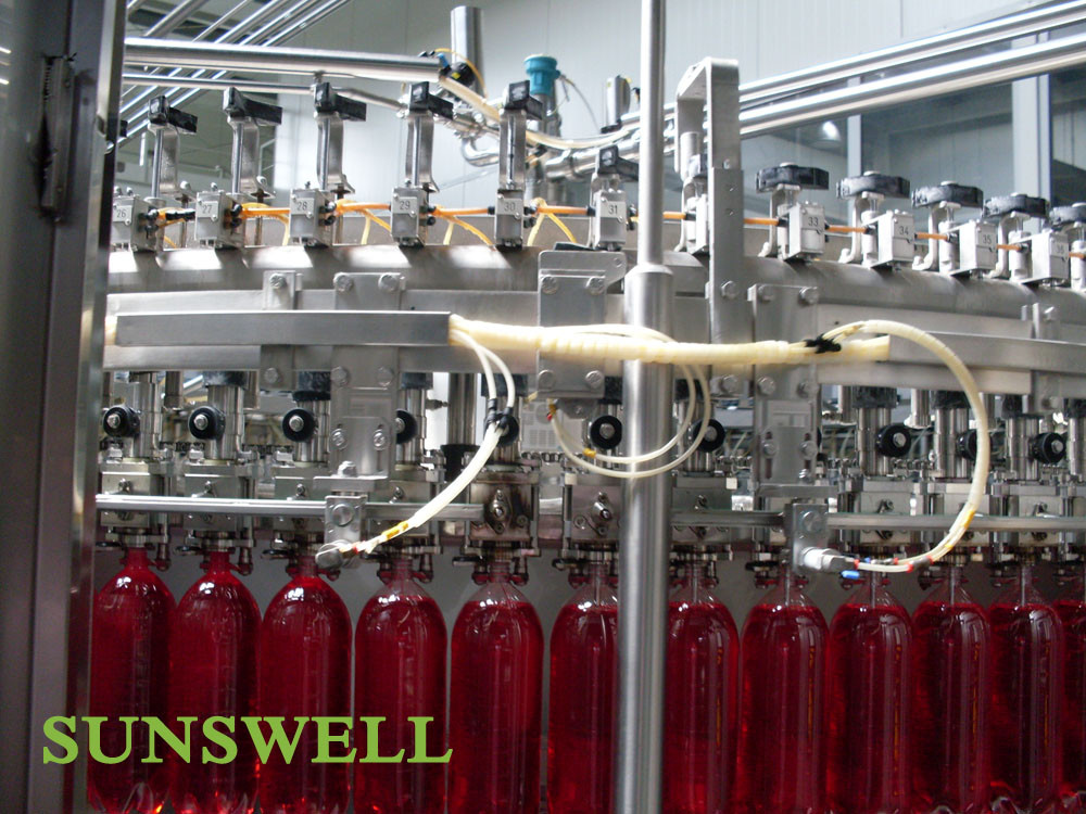 High Speed Carbonated Filling Machine , 1000ml Soft Drink Beverage Bottle Packaging Machine