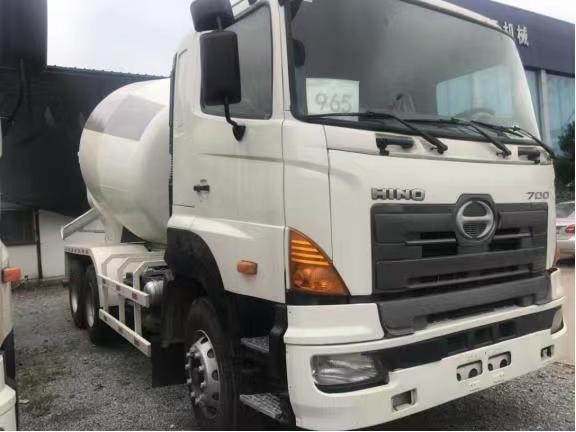 Euro III Refurbished Concrete Mixer Trucks Zoomlion Mixer Truck 10m3 With HINO 700 Chassis
