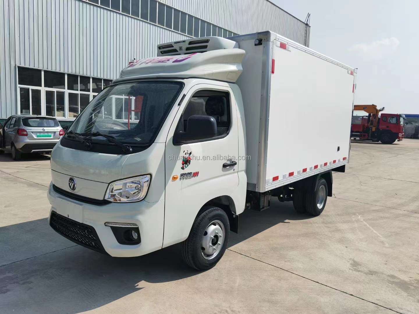 Top Seller 1.5 Ton Refrigerated Van and Truck for Euro 4 Emission Standard Horsepower 150hp Meat Refrigerated Truck Sale