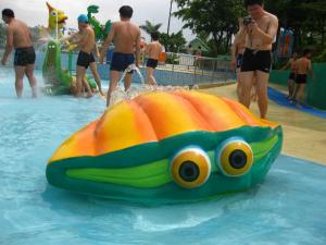 China Children Aqua Park Equipment Fiberglass Shell Spray Toy for Amusement Park on sale