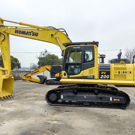 20 Ton Used Komatsu PC200-8 Excavator in Good Condition with Original Hydraulic Valve