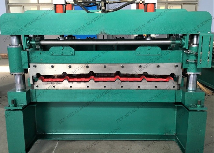 TR20 7.5T Roofing Forming Machine 380V PLC Color Coated Roofing Sheet Machine
