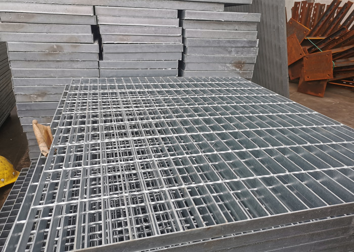 Hot Dip Galvanized Stainless Steel Grating 8mm Thick Serrated