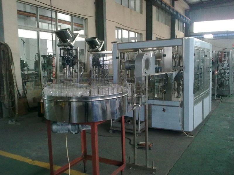 Electric Driven Mineral Water Bottle Unscrambler for 3000b/h Bottle Packaging System