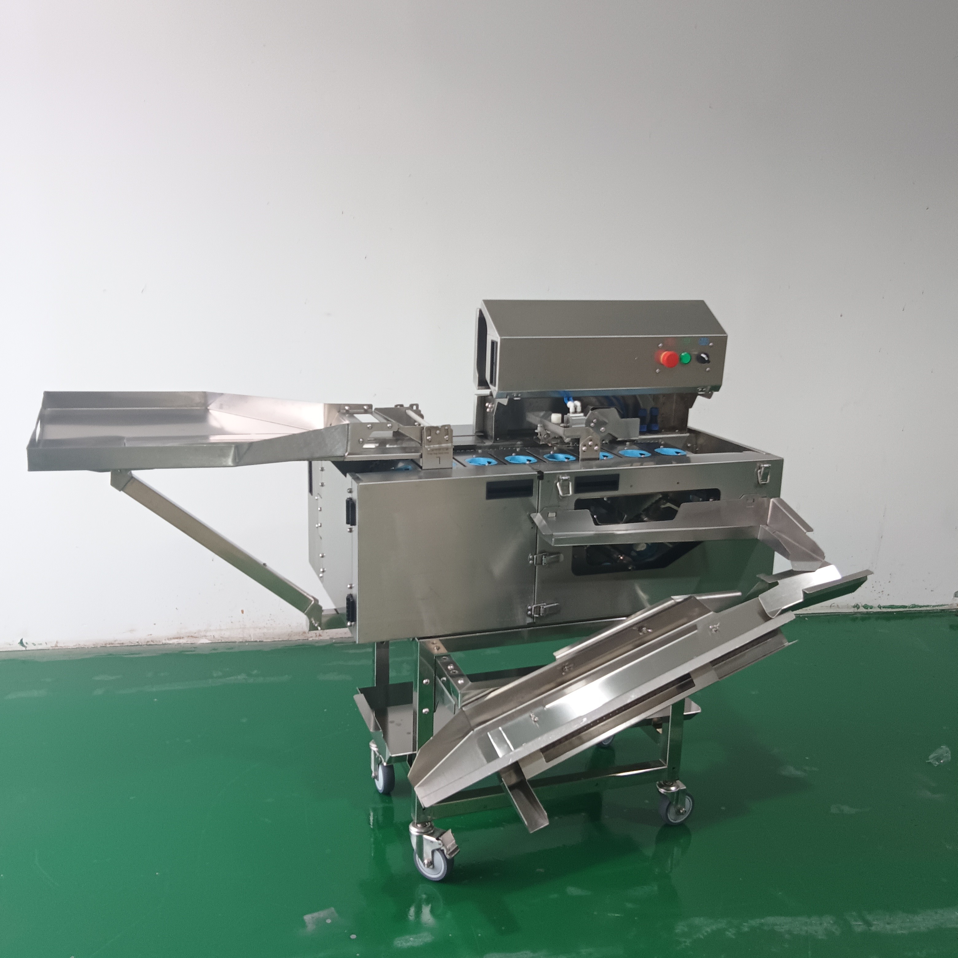 Easy To Operate Time-Saving And Labor-Saving Stainless Steel Single Row Egg Knocking Machine
