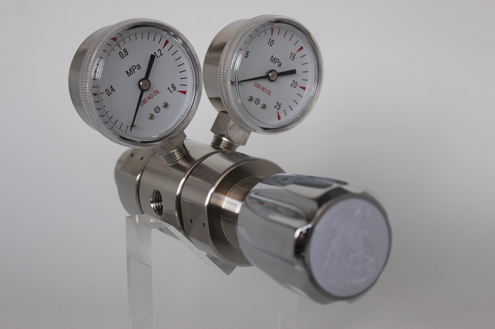 High Pressure Laboratory Stainless Steel Oxygen Regulator with Dual Stage W21.8 G5/8