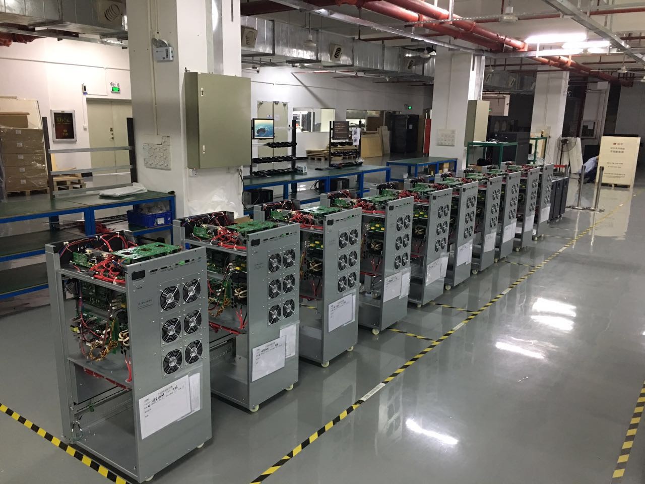 120KVA Three Phase Online UPS for Critical Servers Storage and Networking Equipment