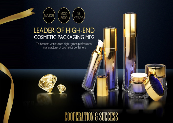 Empty 5pcs Plastic Travel Bottle Set Cosmetic Packaging Custom Color ISO9001