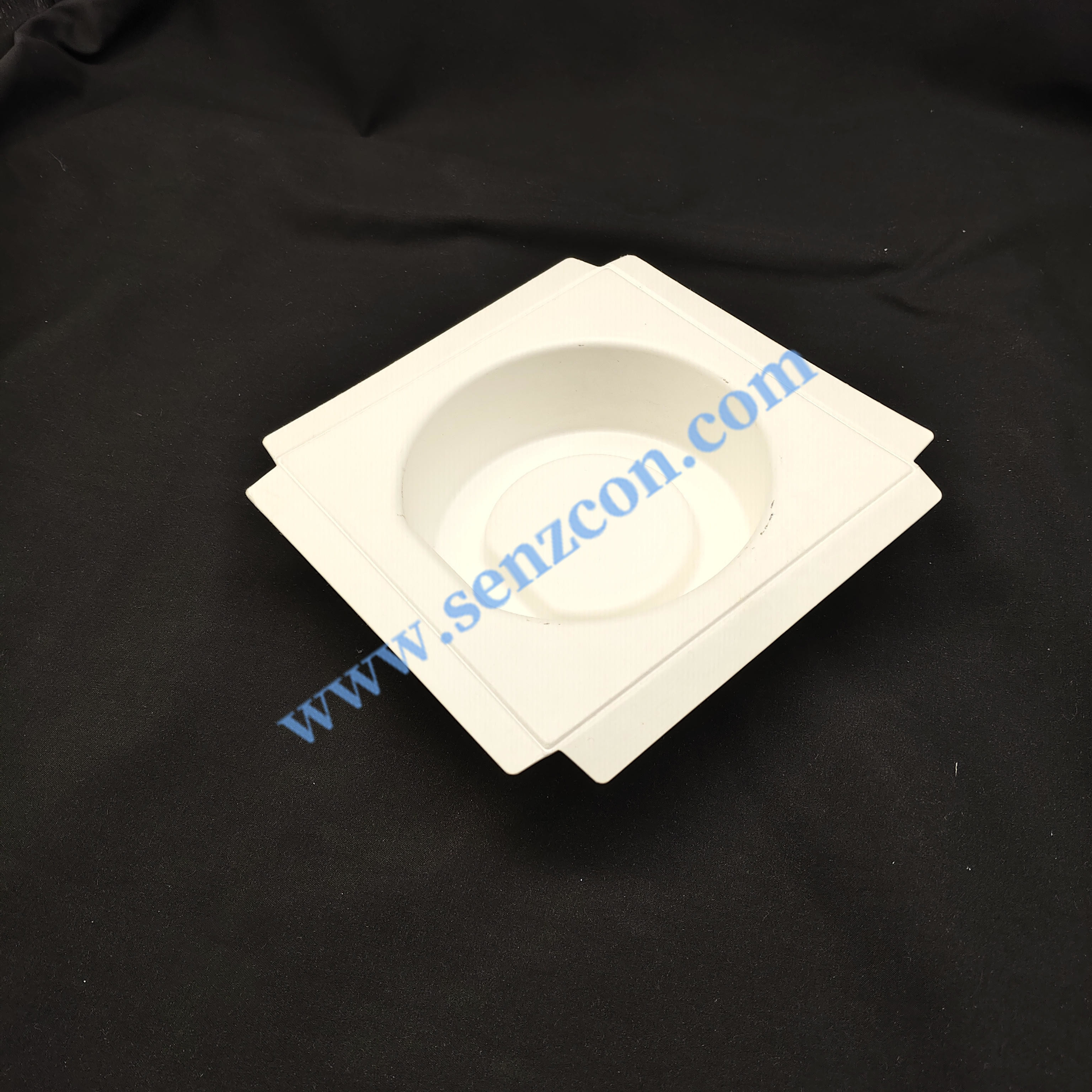 OEM direct supply from Ningbo factory. Smartwatch packaging. The base of the white pulp molded packaging lining is made of sugarcane pulp plant fiber.