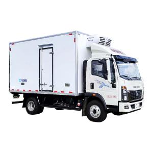 Howo 4x2 Refrigerated Truck Wide Body Automatic Transmission 4000x2100x2100 mm