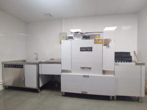 China 9KW Stainless Steel Commercial Dishwasher Machine For Hotels wholesale