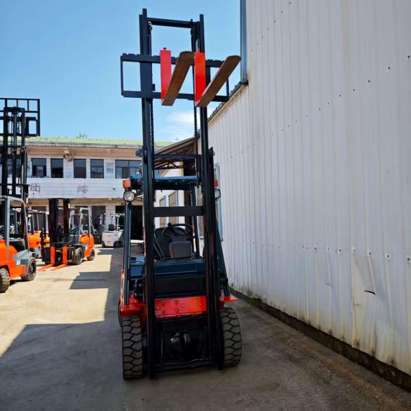 Used Diesel Forklift Japanese Toyota 20 2 Tons 3.5 Meters Forklift Used Toyota Lifting Machine