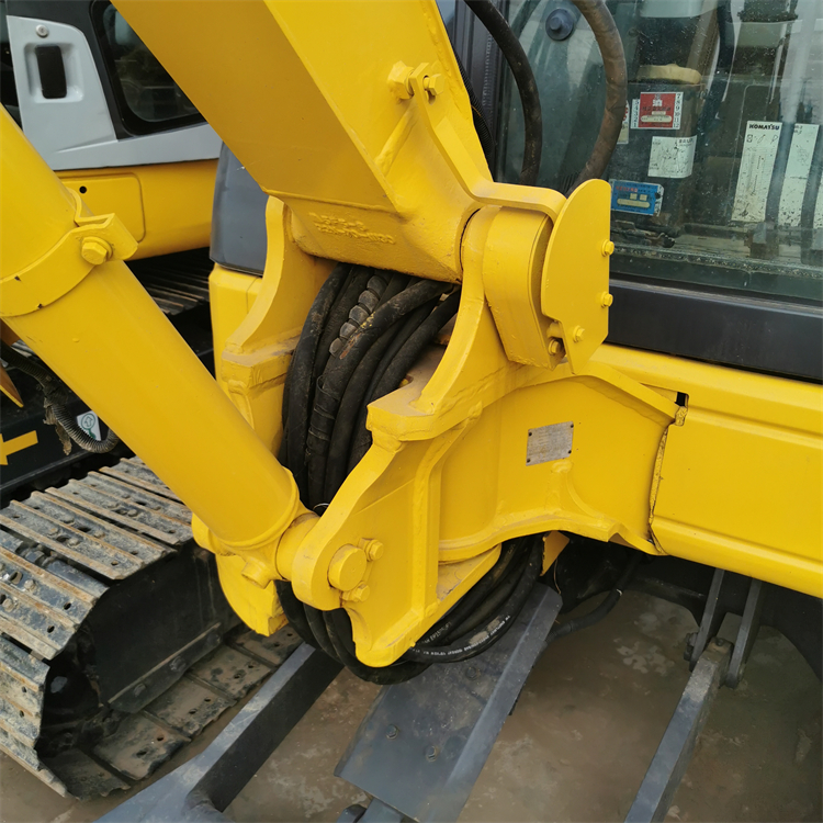 Used Excavator Komatsu PC40MR with Original Hydraulic Valve and 0.4 Bucket Capacity