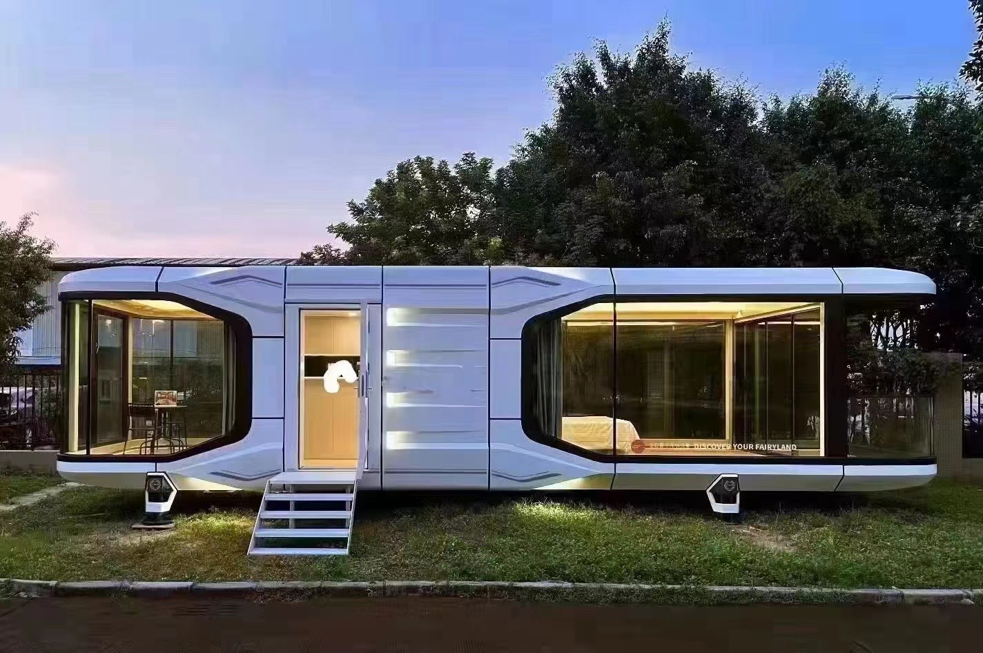 Aluminum Window Low-Carbon Energy Saving Modular Home Living Villa Capsule House Hotel Prefabricated Cabin With Furniture