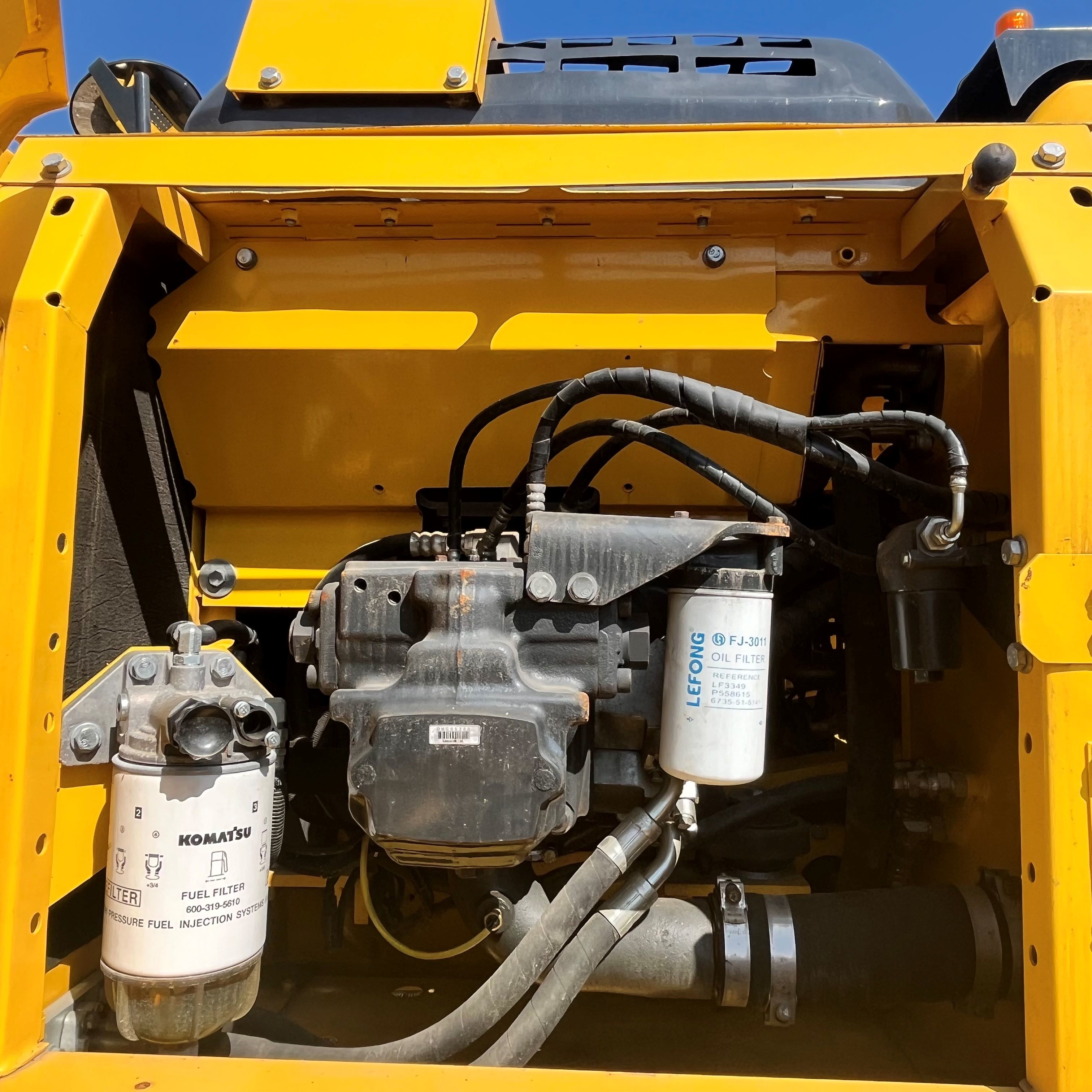 Selling Original Japan 20 Tons 22 Tons of Medium Komatsu PC200-8 PC220-8 Construction Machinery Equipment Crawler Excavator