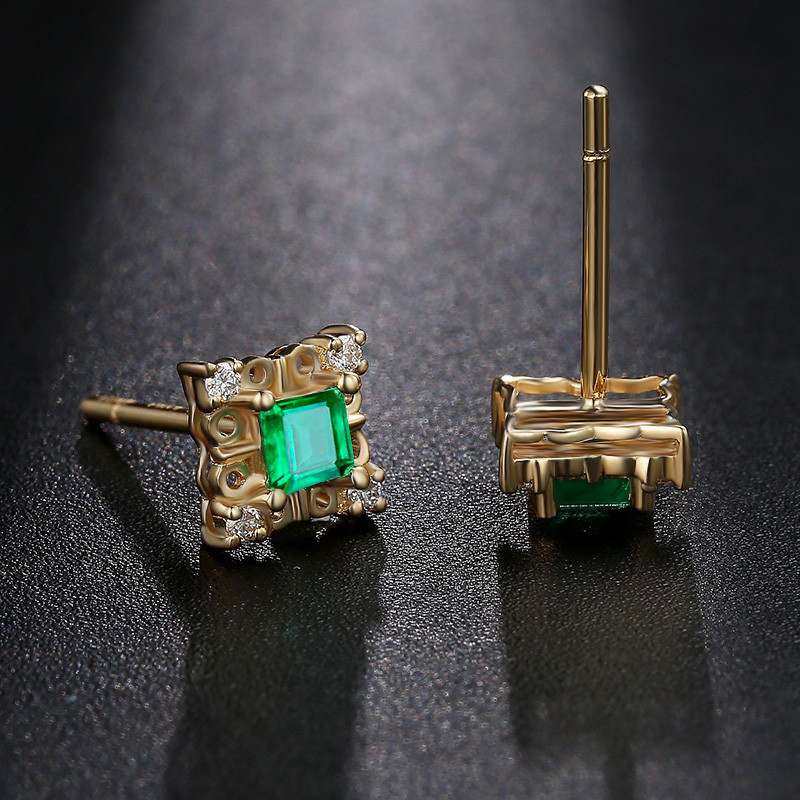 18K Yellow Gold Natural Emeral Inlay Diamonds Stud Earrings