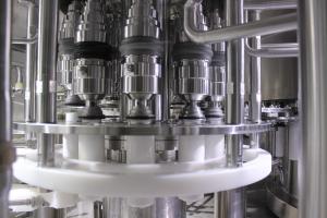 China 24000 bpm Aseptic Cold Filling Machine For Beverage Drinks wholesale