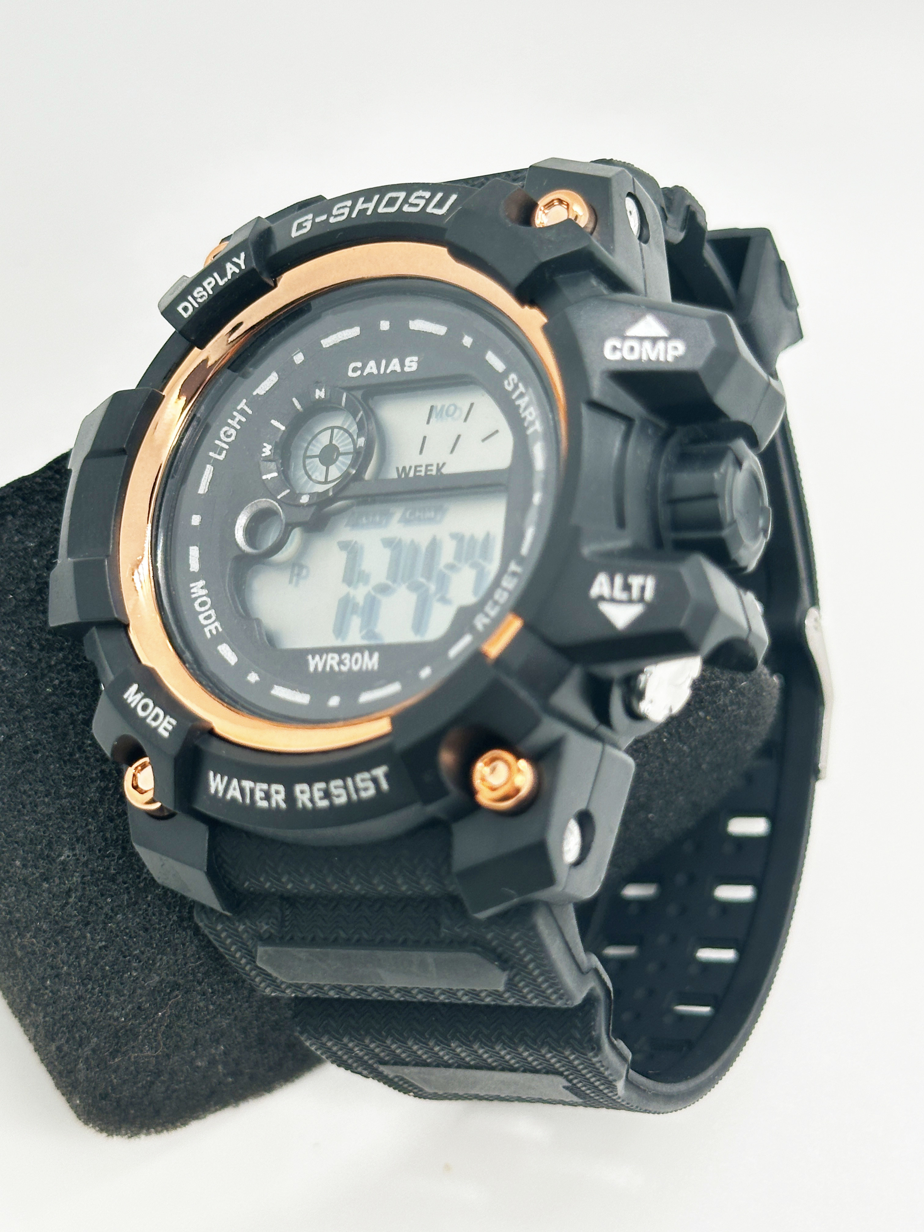 Digital Display Round Men Quartz Watch With Durable Buckle Clasp