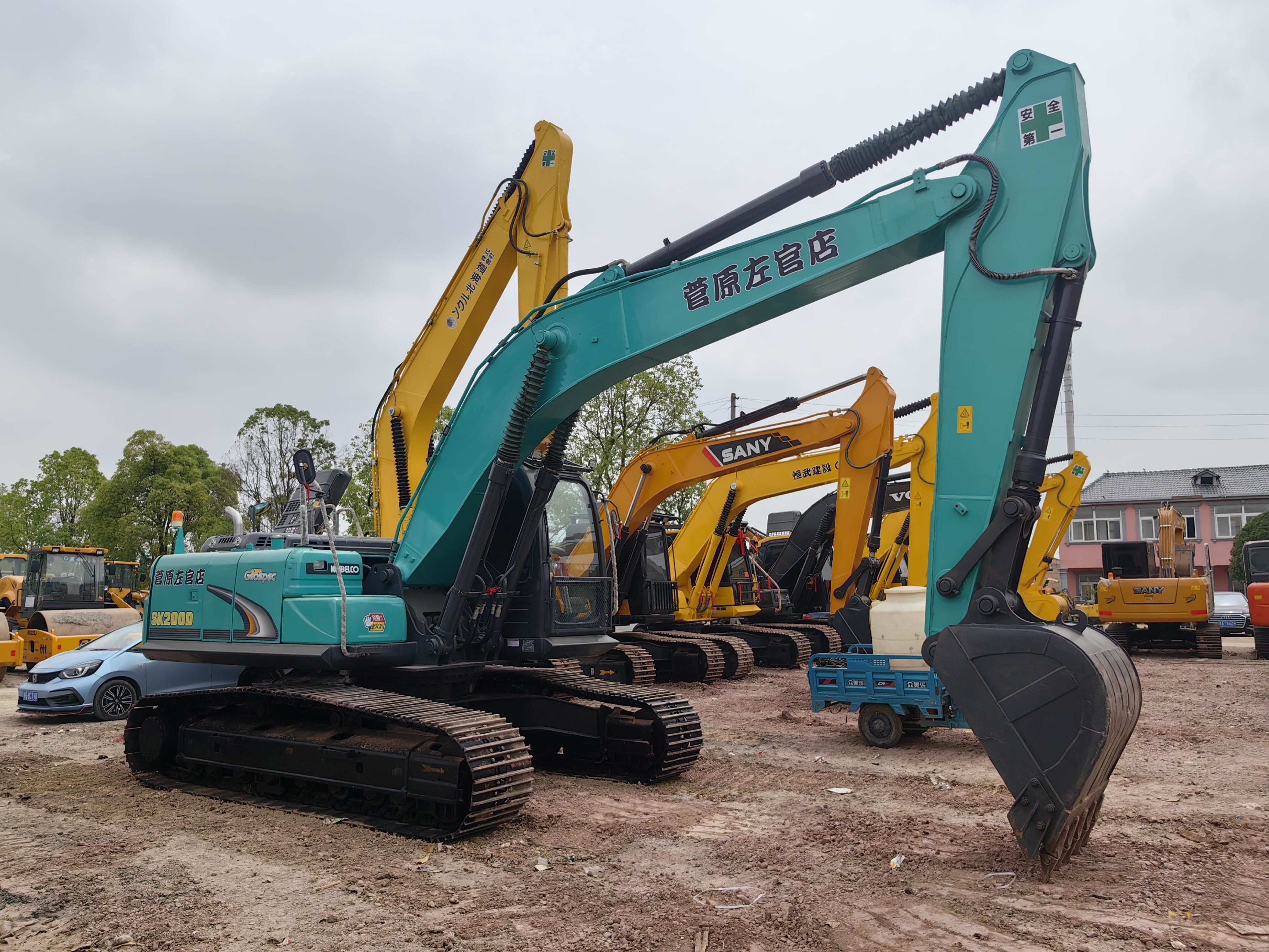SK200 - 8 Used Kobelco Excavators 20600kg 20 Ton Digger Medium Tracked Earth Moving
