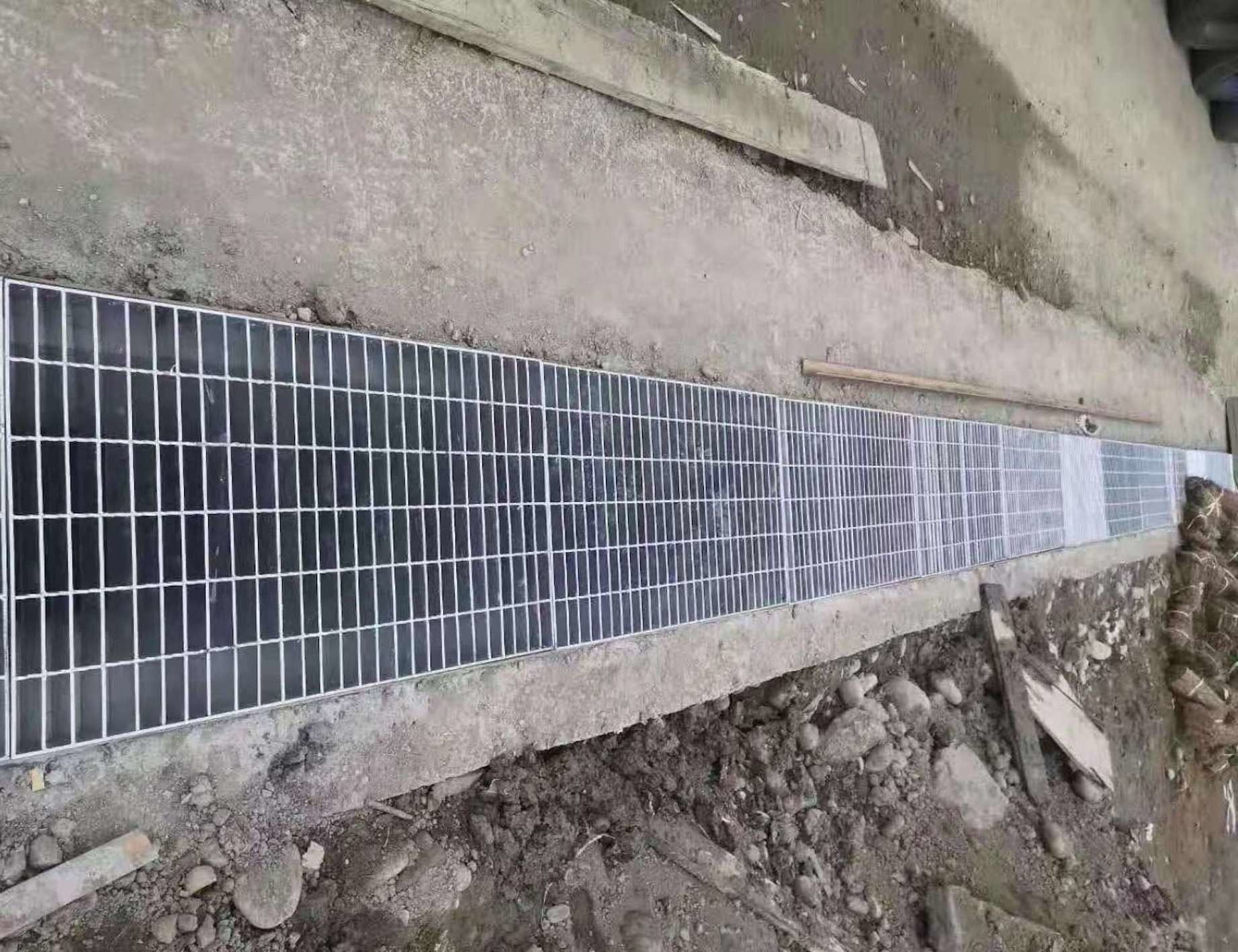 Carbon Steel Dense Grated Metal Sheet 20mm 60mm Metal Grid Flooring