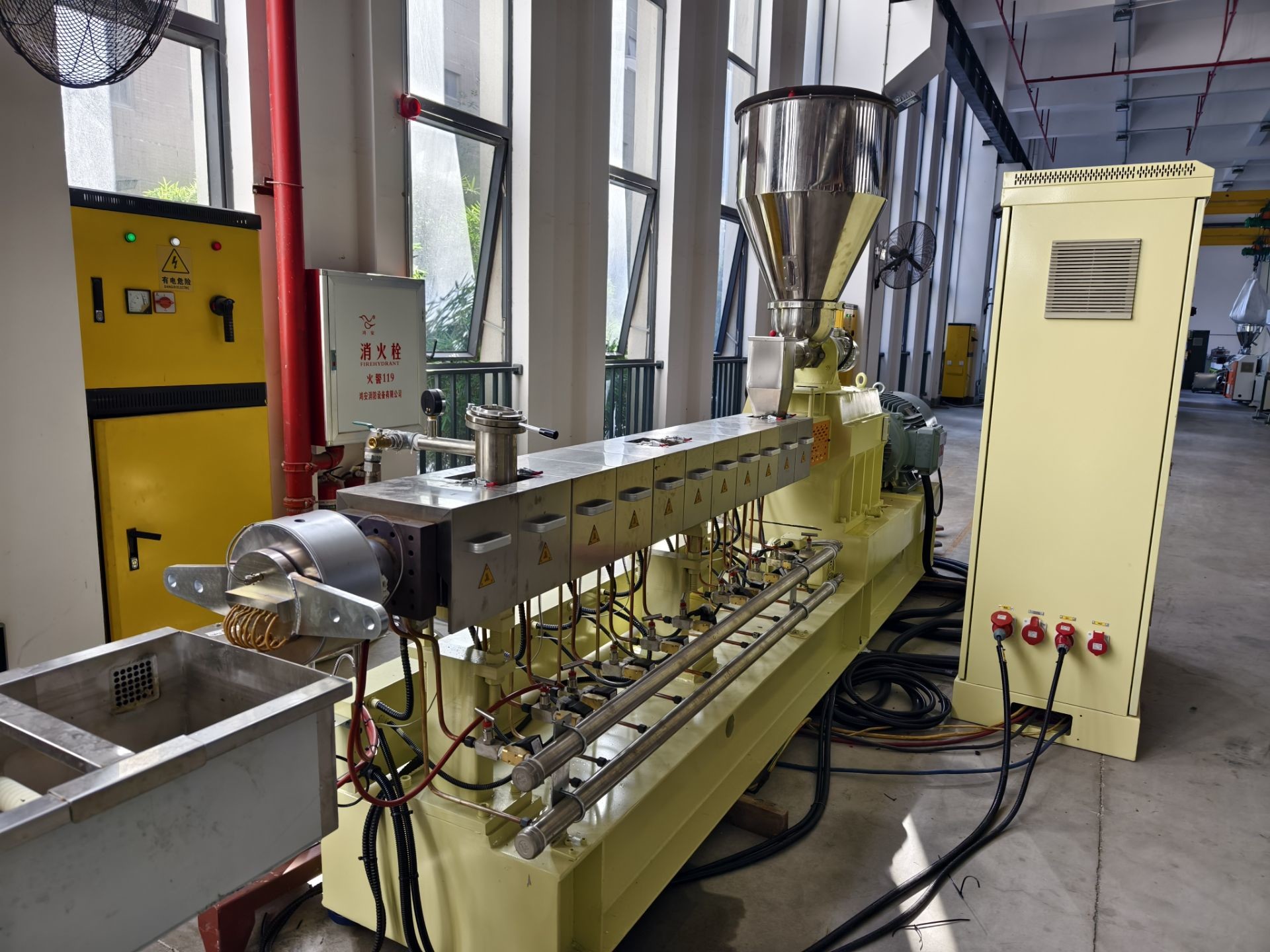 PET Twin Screw Plastic Granules Extruder Machine 100-500kg/Hr Capacity