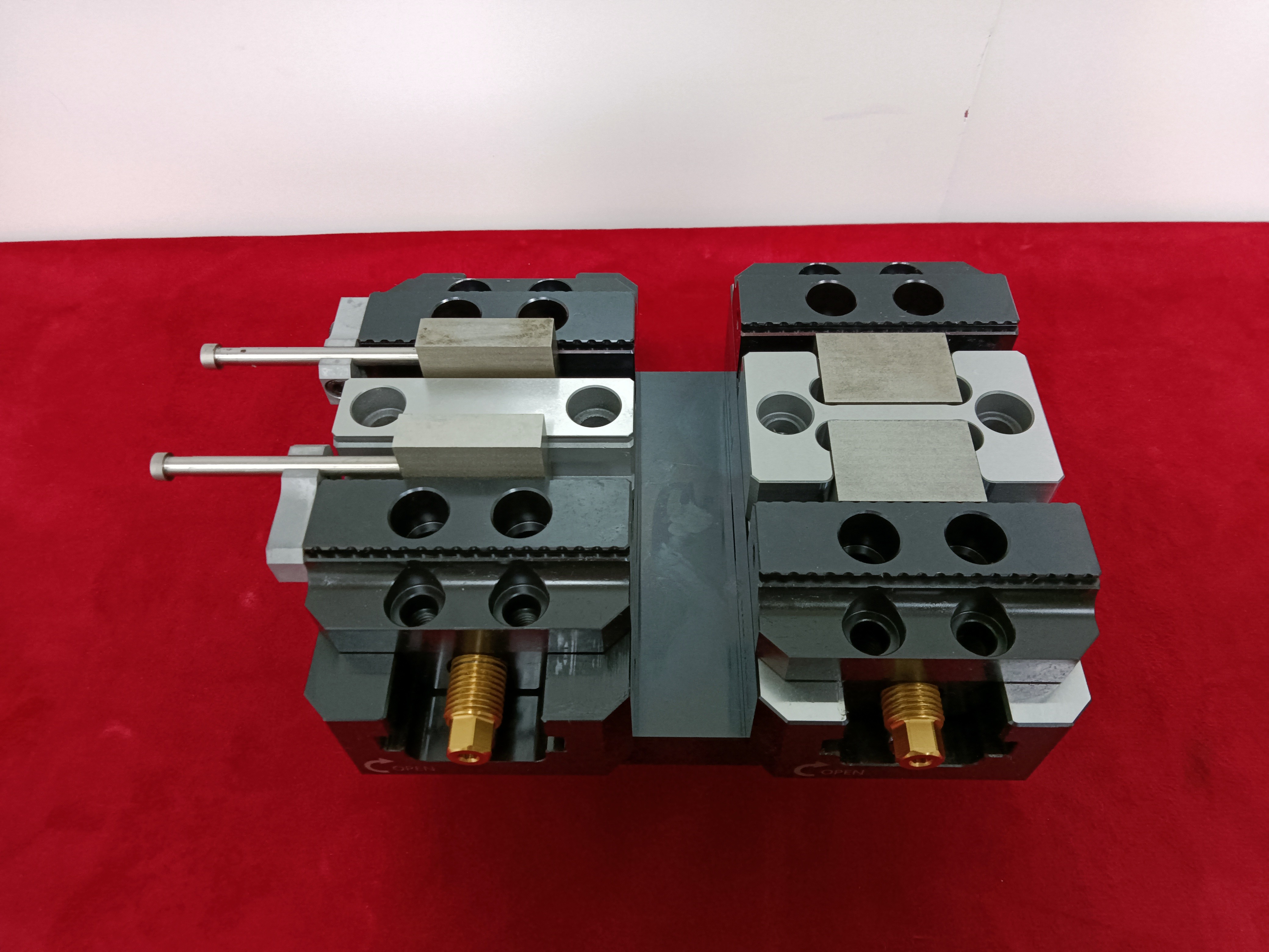 Steel 5 Axis Vise 75mm Exchangeable Vertical Mill Vise 75150D