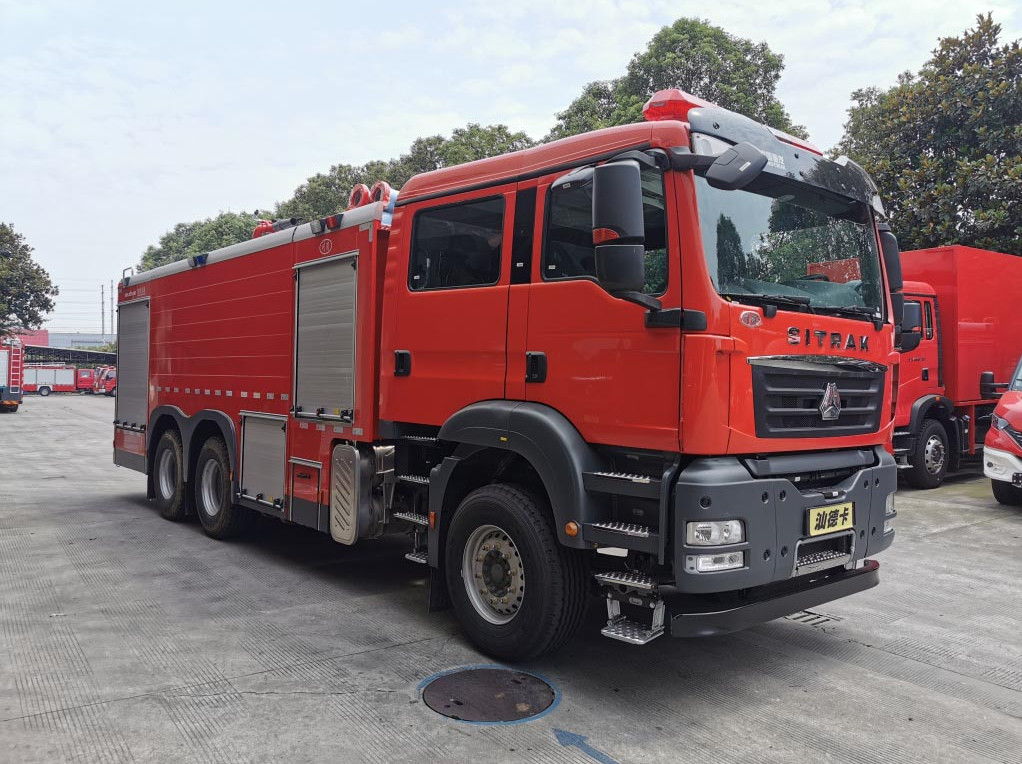 10m SINOTRUK Foam Fire Truck Fire Rescue Trucks Three Axle 10×2