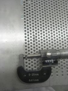 China 3mm hole Staggered Stainless Steel Perforated Metal sheet/perforated mesh wholesale