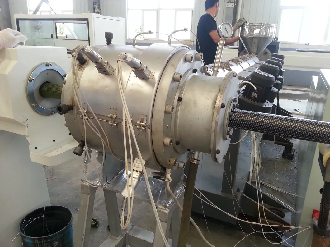 Pert Rigid / Flexible Pre-Insulated Pipe Production Line for Water Supply and Refrigeration Systems