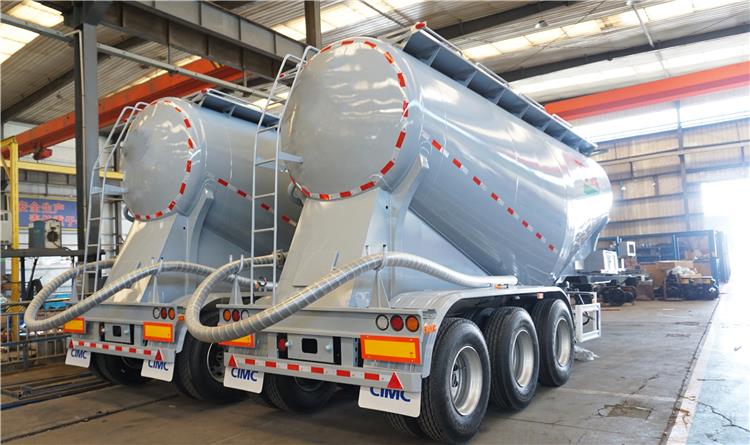 CIMC Tri Axle Pneumatic Powder Dry Bulk Cement Tanker for Sale
