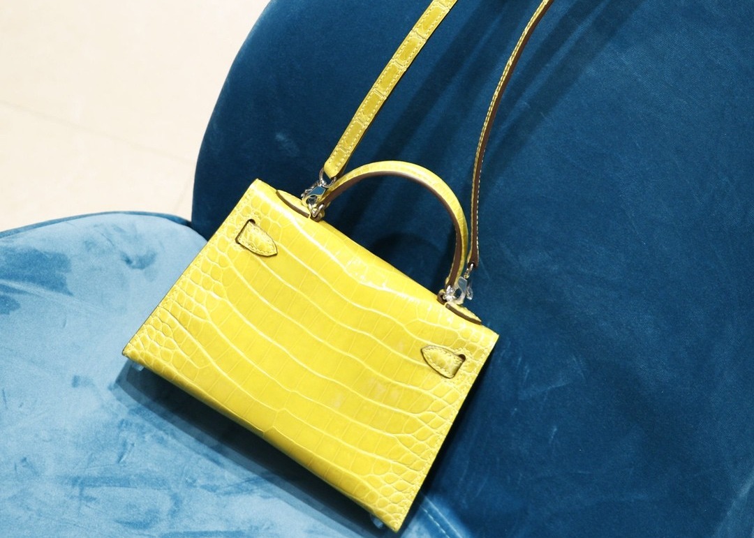 Womens Handhold Yellow 22cm Crocodile Skin Bag With Square Shape
