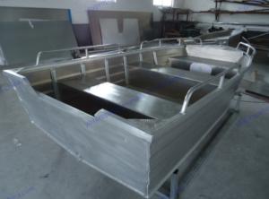 China Light Full Weled V Bottom Aluminum Boat For Fishing / Drifting , 4.2m Length wholesale