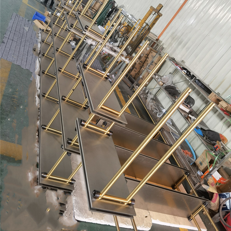 Clothing store display rack stainless steel drawing mirror titanium gold clothes and hats hanging display shelf