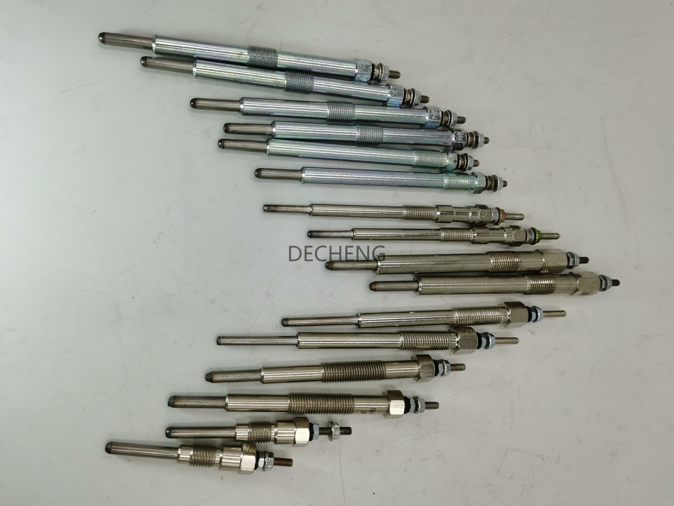 4BG1 Diesel Glow Plugs 20.5V Isuzu Engine Part GI-008