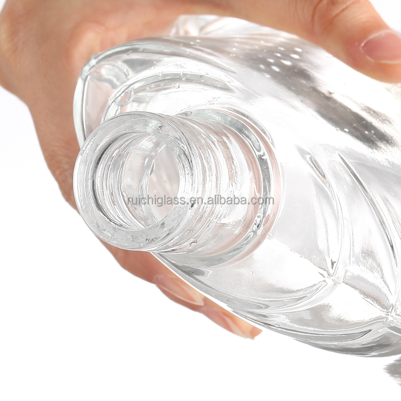 Super Flint Glass 500ml 700ml 750ml Liquor Bottle for Vodka Whisky Gin Body Material
