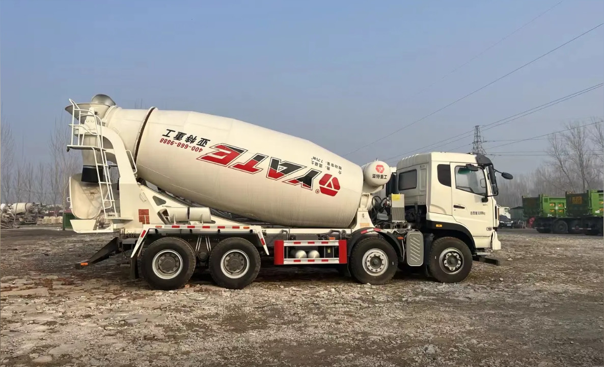 Mixer Truck Sinotruk Heavy Duty HOWO 12m3 6X4 Construction Coment Concrete