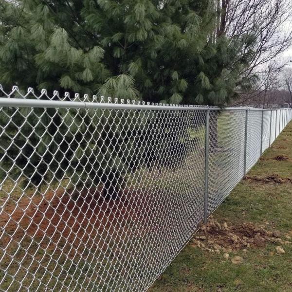 Pressure Treated Wood Type Heat Treated Chain Link Fence for Temporary Outdoor