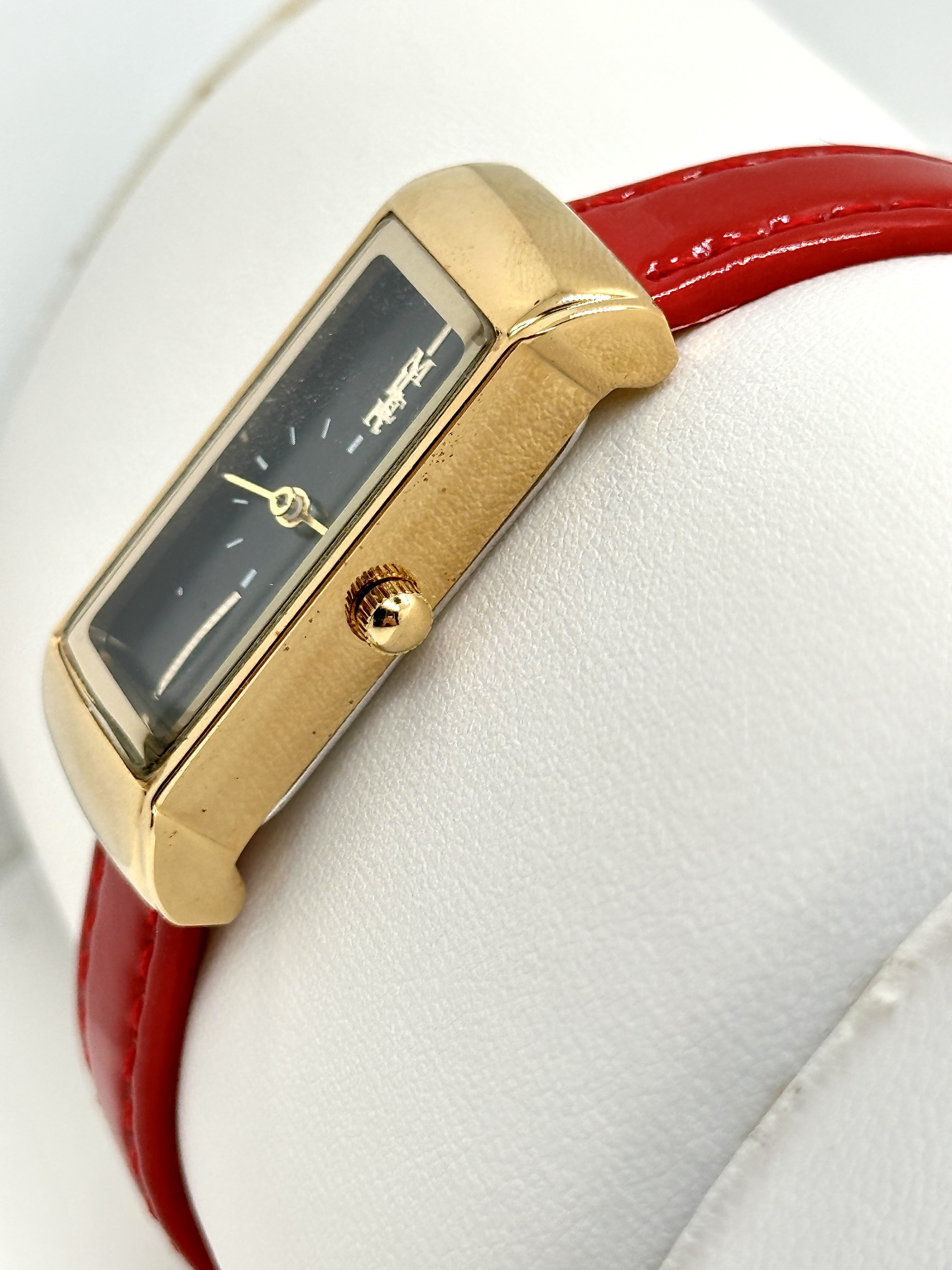 Quartz Wrist Watch Modern Style and Leather Band for B2B Marke