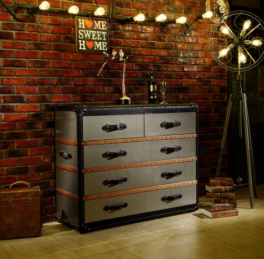 Mirror Steel Vintage Leather Steamer Trunk 5 Drawers Black Genuine Leather Handle Wooden Bar