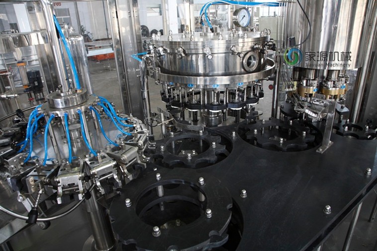 3 in 1 Glass Bottle Filling Machine With Aluminum Screw Cap , Beverage Filling Machine
