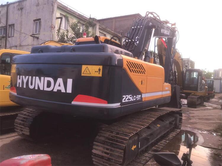 Used Excavator Hyundai R225lc-9T Original Hydraulic Cylinder and Retro Design Included