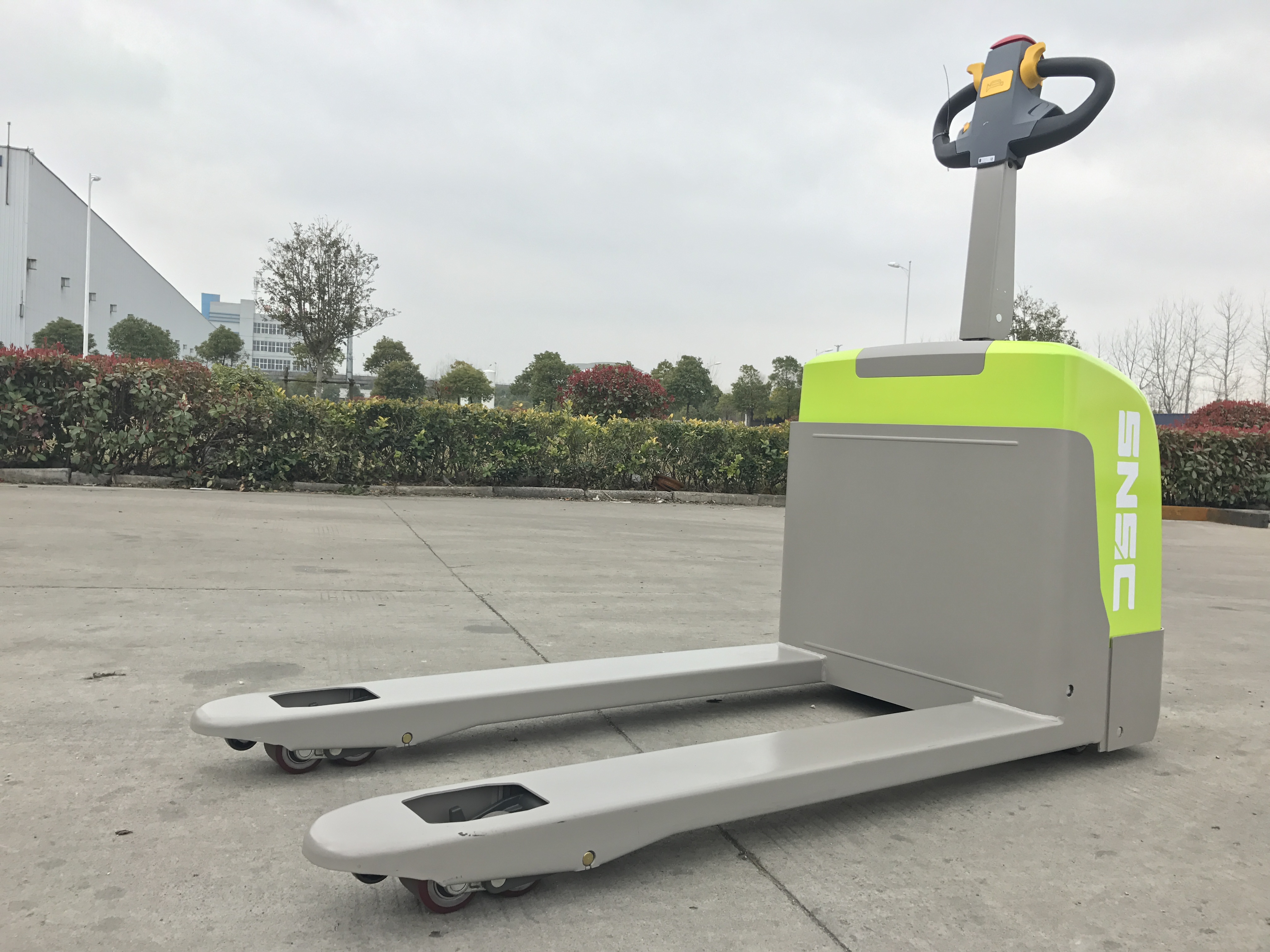 125mm Lift Height Electric Pallet Truck with 1.8 Ton Capacity and 1.5m Backrest Height