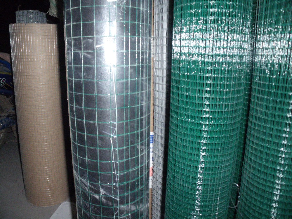 Is Made Of Superior Quality Welded Mesh, With Flat Even Surface And Firm Structure, For Construction, Fencing, Agricultu