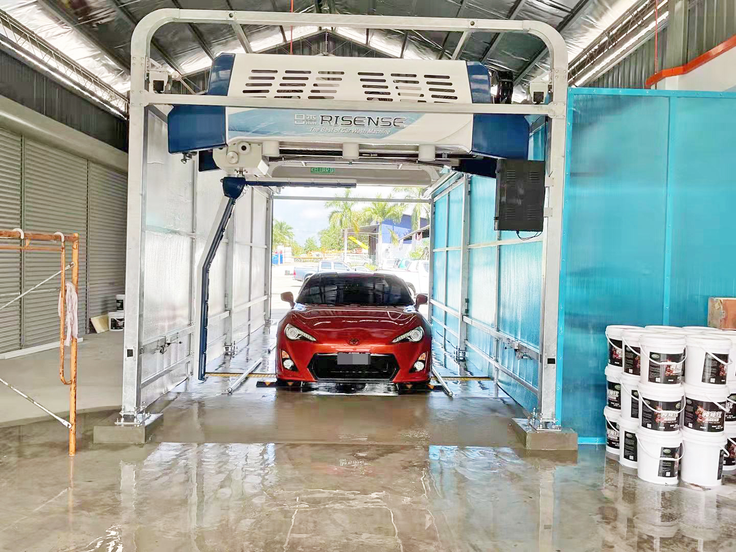 Automatic End Touchless Car Wash Equipment 360 Degree Swing Bright Wax Spray System
