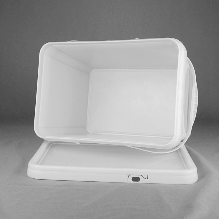 Food Grade 20kg Rectangular Plastic Packaging Drum With Lid And Dual Handles
