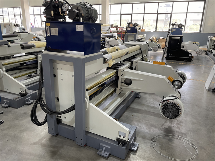 Special Horizontal Paper Roll Machine with Cutting Capability of 40-450 and 8Kw Power