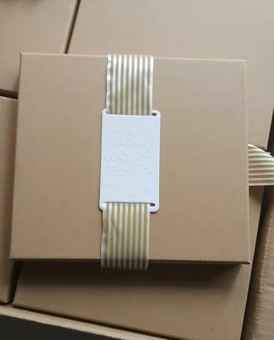 Rigid Cardboard Gift Packaging Box Square Hollowed Diamond Frosted Hand Candy Box