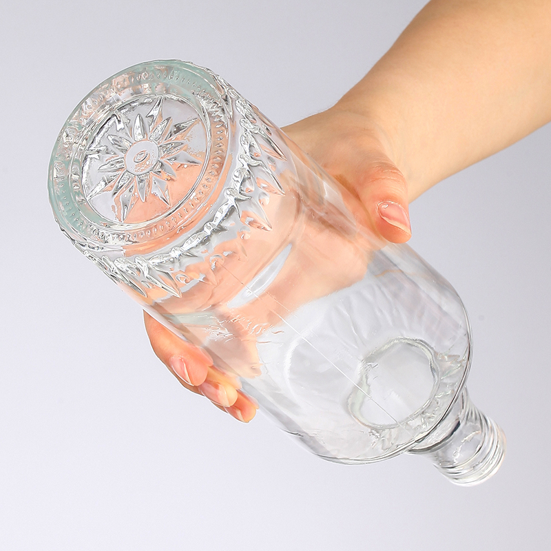 Clear 750ml Glass Vodka Liquor Wine Whiskey Bottle for Clients' Specific Requirements